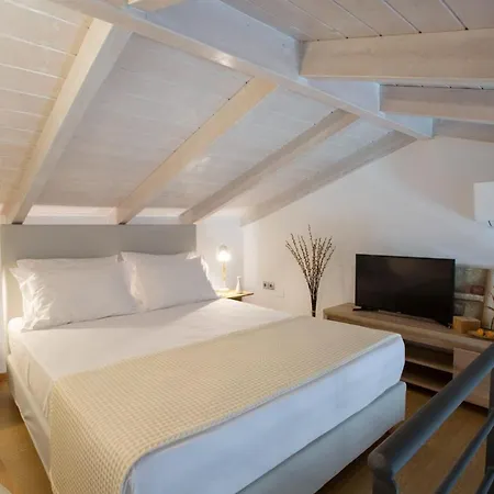 Aloft Luxury Lefkada - Heated Pool Villa Apolpaina